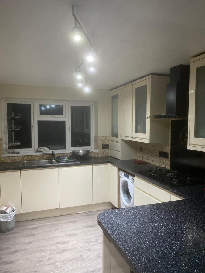 La Mansion Bed and Breakfast Wednesbury Eksteriør billede